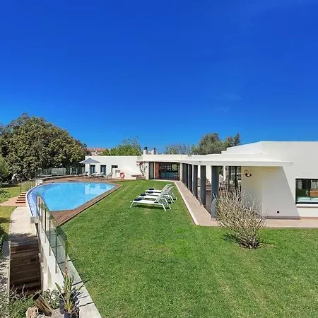 Sleeps 8 Pool Air Con Wifi *
