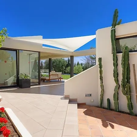 Sleeps 8 Pool Air Con Wifi * Alaior