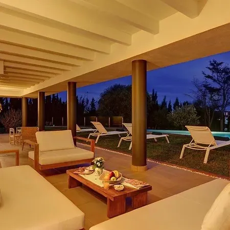 Sleeps 8 Pool Air Con Wifi Villa