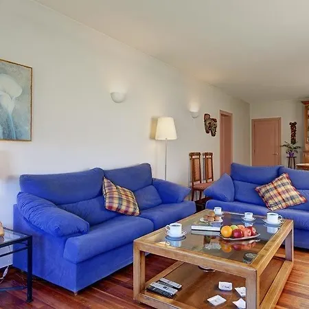Villa Sleeps 8 Pool Air Con Wifi