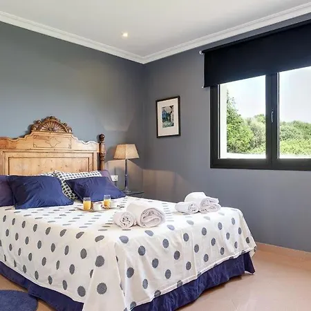 Sleeps 8 Pool Air Con Wifi Villa